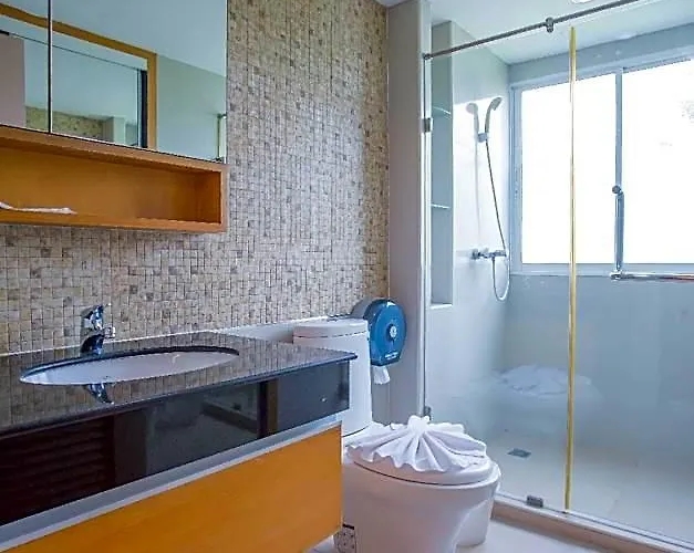 Greenview Ekkamai10 Hotel