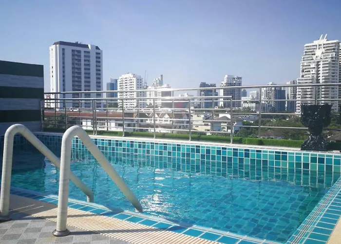 Greenview Ekkamai10 Hotel